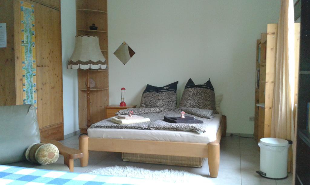 B&B Am See Koeln - Privatzimmer Экстерьер фото