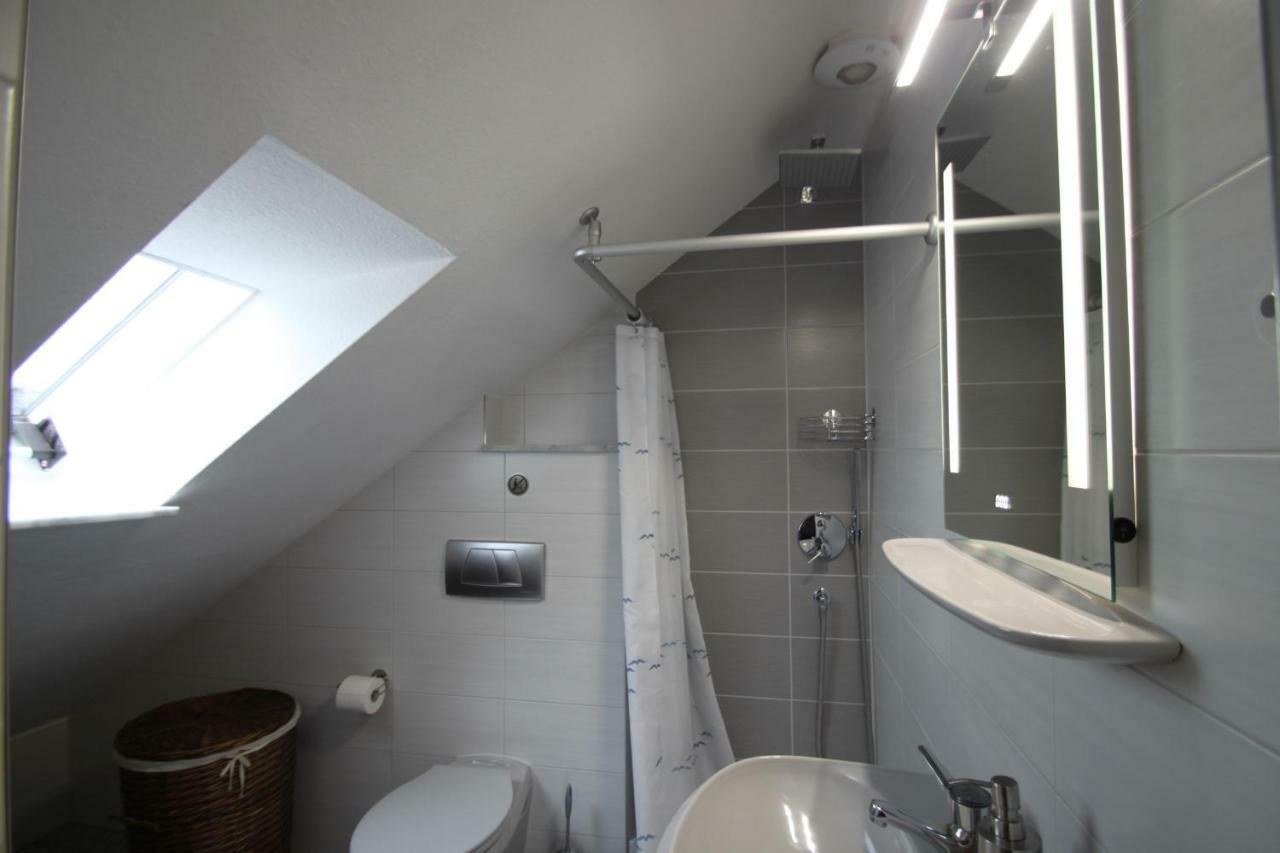 B&B Am See Koeln - Privatzimmer Экстерьер фото