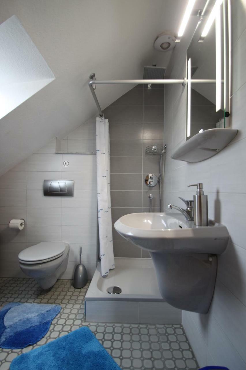 B&B Am See Koeln - Privatzimmer Экстерьер фото