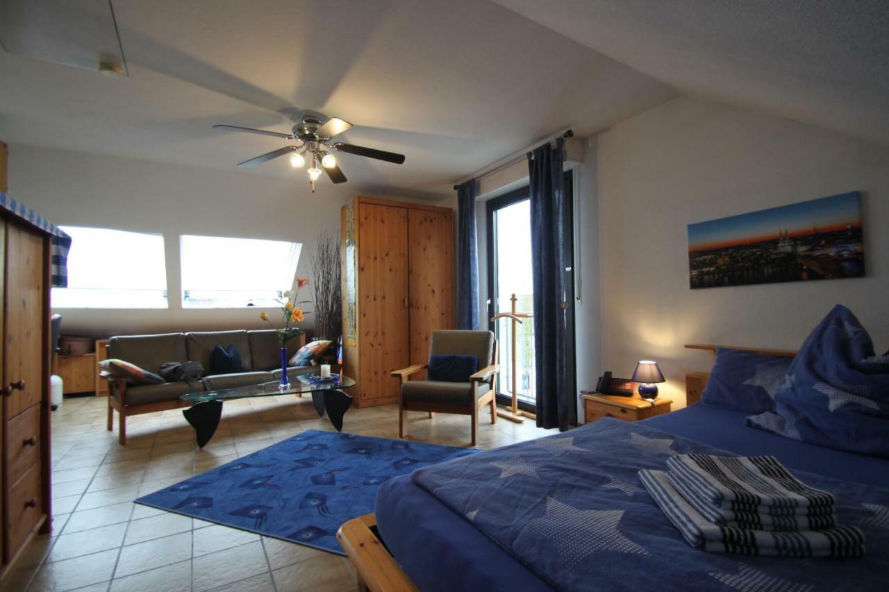 B&B Am See Koeln - Privatzimmer Экстерьер фото